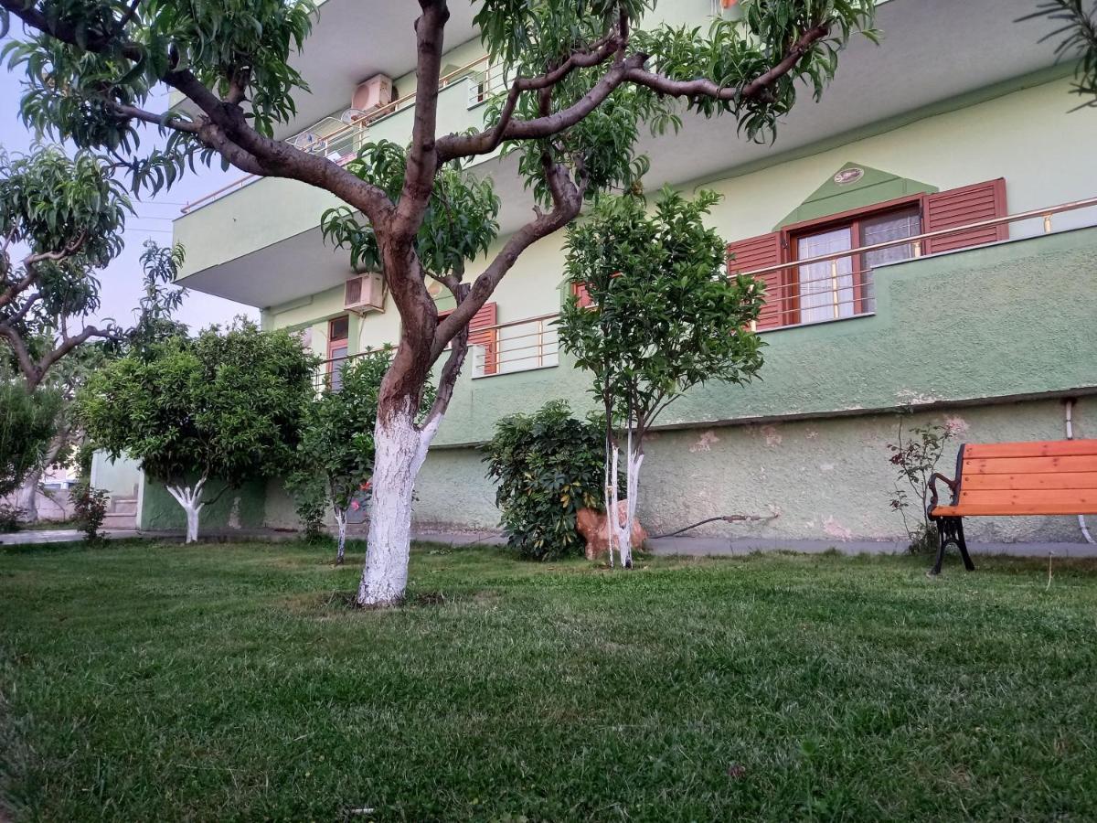 Jonny Guesthouse Ksamil Exterior foto