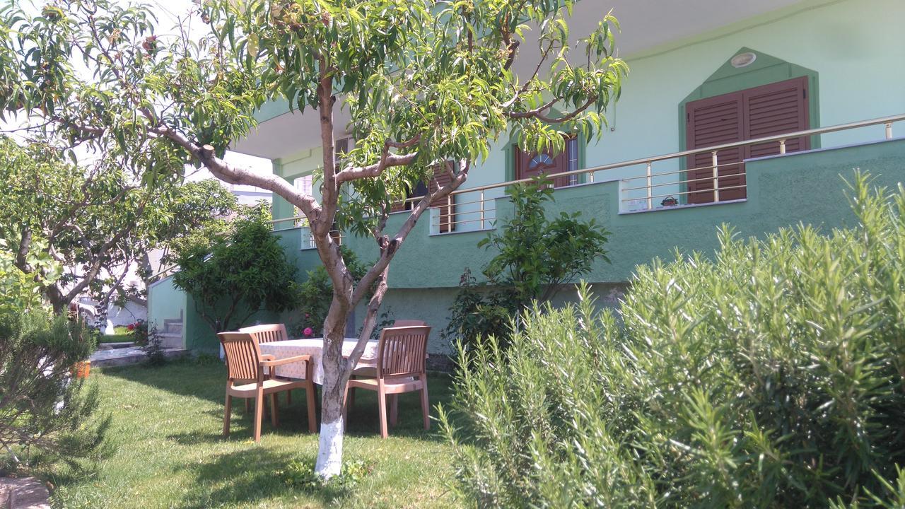 Jonny Guesthouse Ksamil Exterior foto