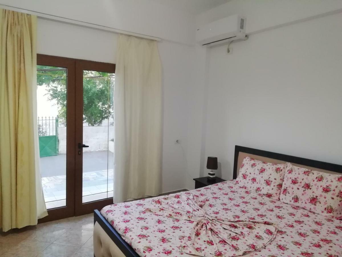 Jonny Guesthouse Ksamil Exterior foto